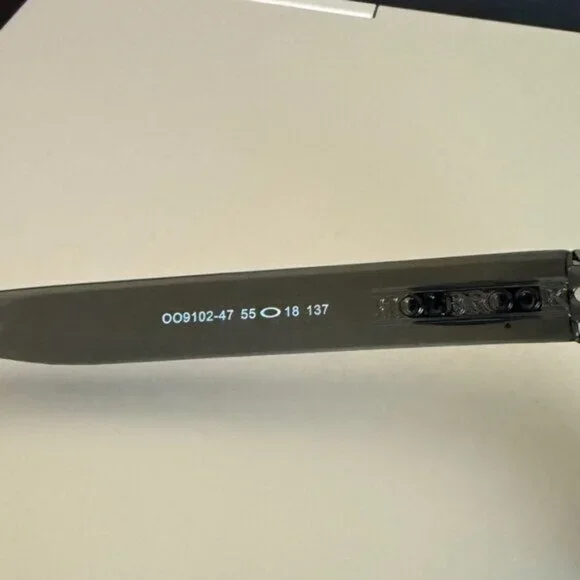 OO9102 Oakley Holbrook Smoke Gray Frame Prizm Polarized Red Reflective Lenses - Picture 7 of 7